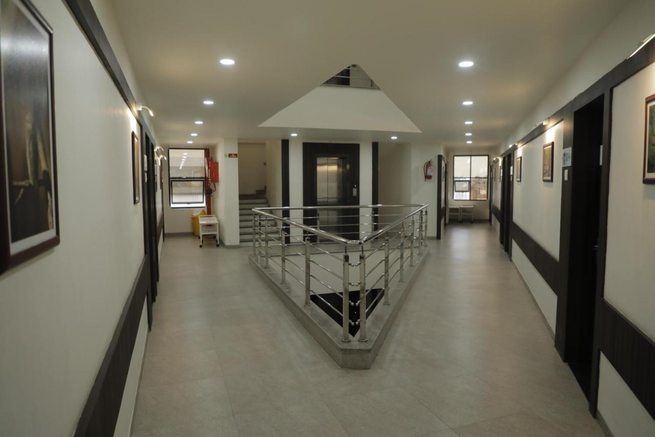 Hotel Lotus Chandrapur Ngoại thất bức ảnh