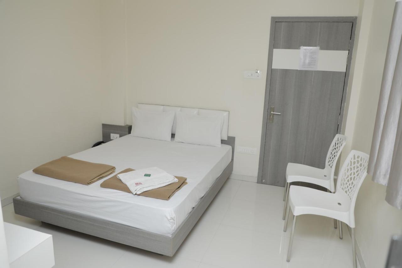 Hotel Lotus Chandrapur Ngoại thất bức ảnh