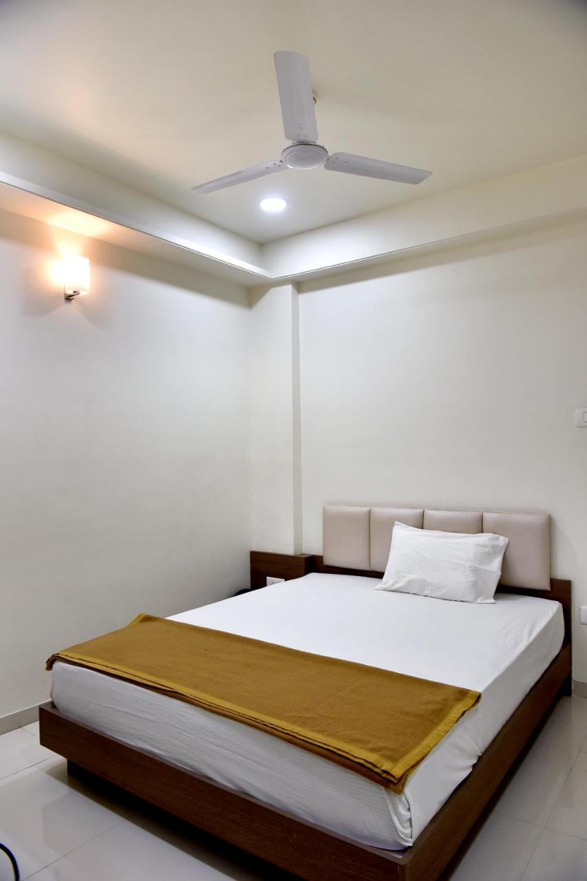 Hotel Lotus Chandrapur Ngoại thất bức ảnh