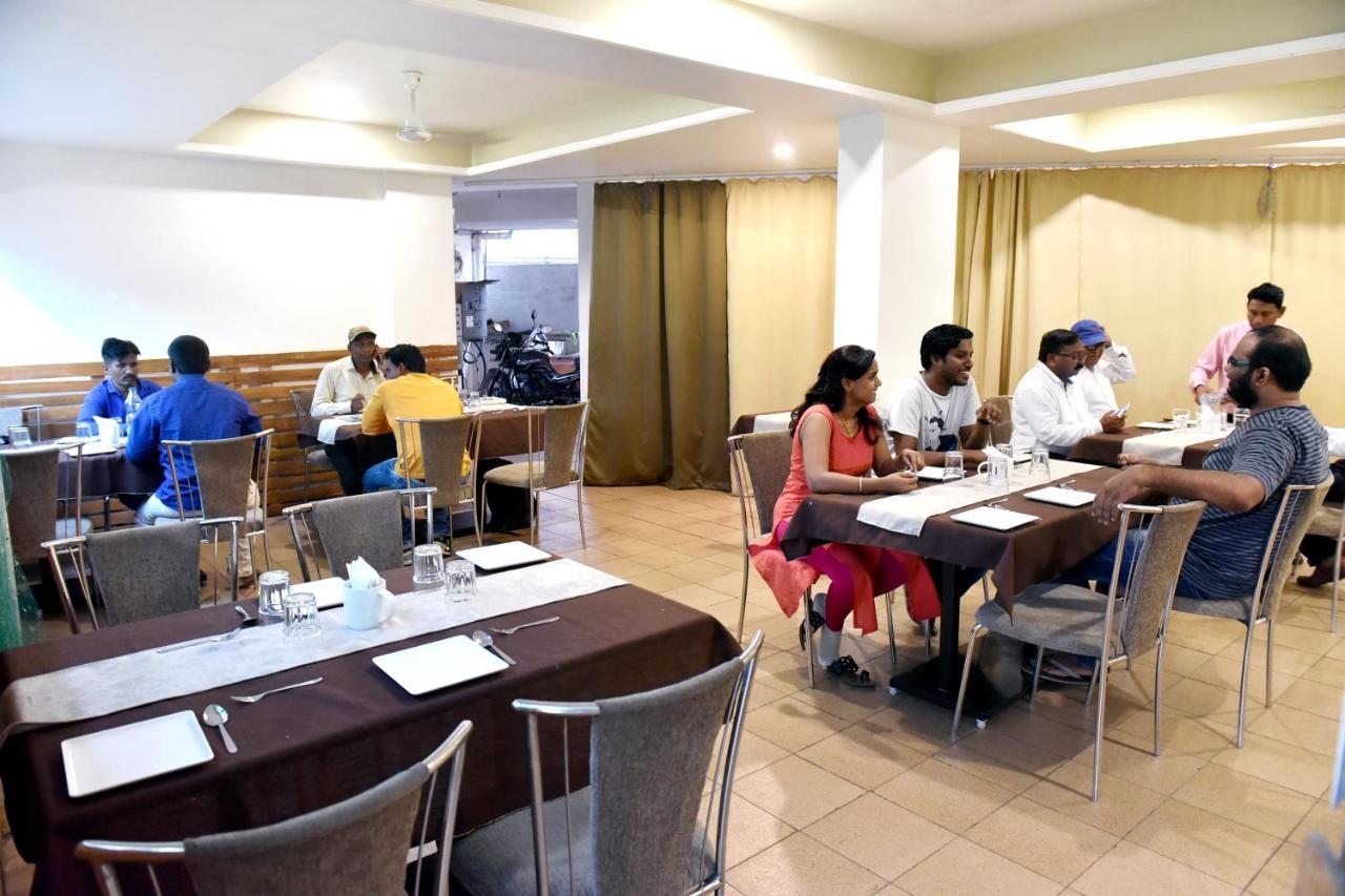 Hotel Lotus Chandrapur Ngoại thất bức ảnh